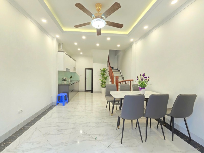 Bán nhà Thạch Bàn,Long Biên 5 tầng,30m,mt3.8m oto đỗ cổng nhỉnh 5 tỷ - Ảnh 4